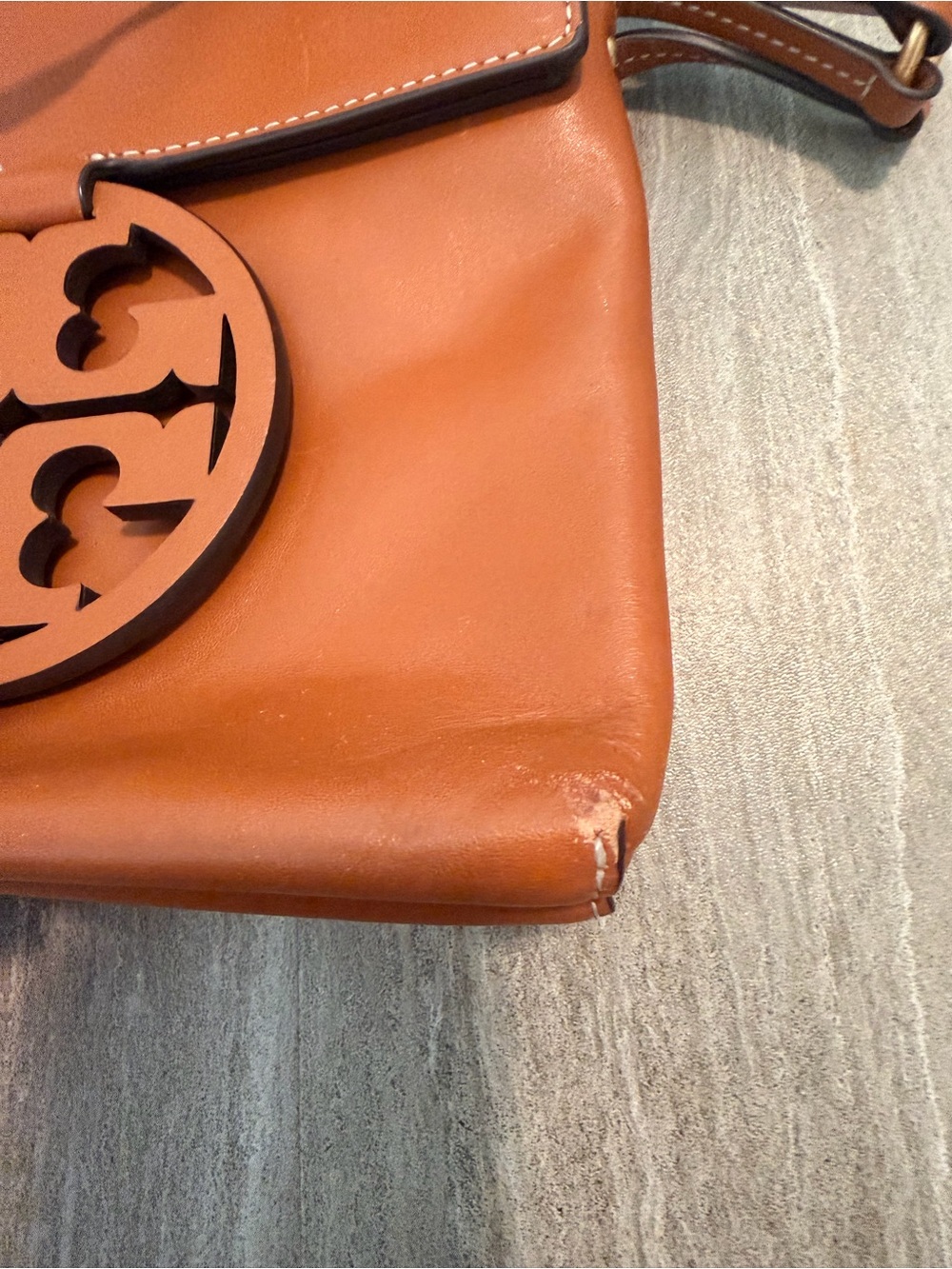 Tory Burch Miller Leather Crossbody in Cognac Brown with Logo Medallion - Picture 3 of 7